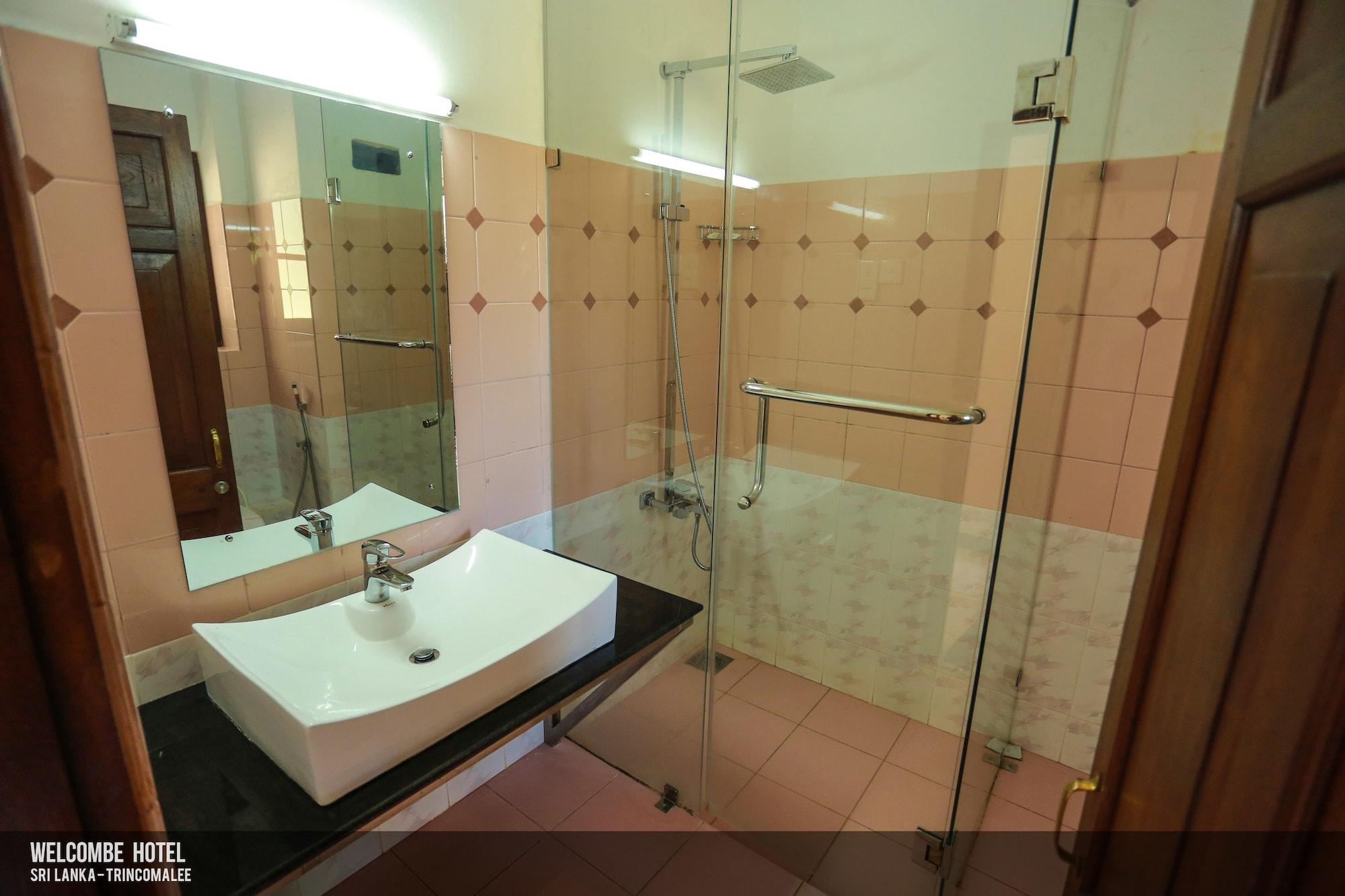 Welcombe Hotel تريكونامالاي المظهر الخارجي الصورة