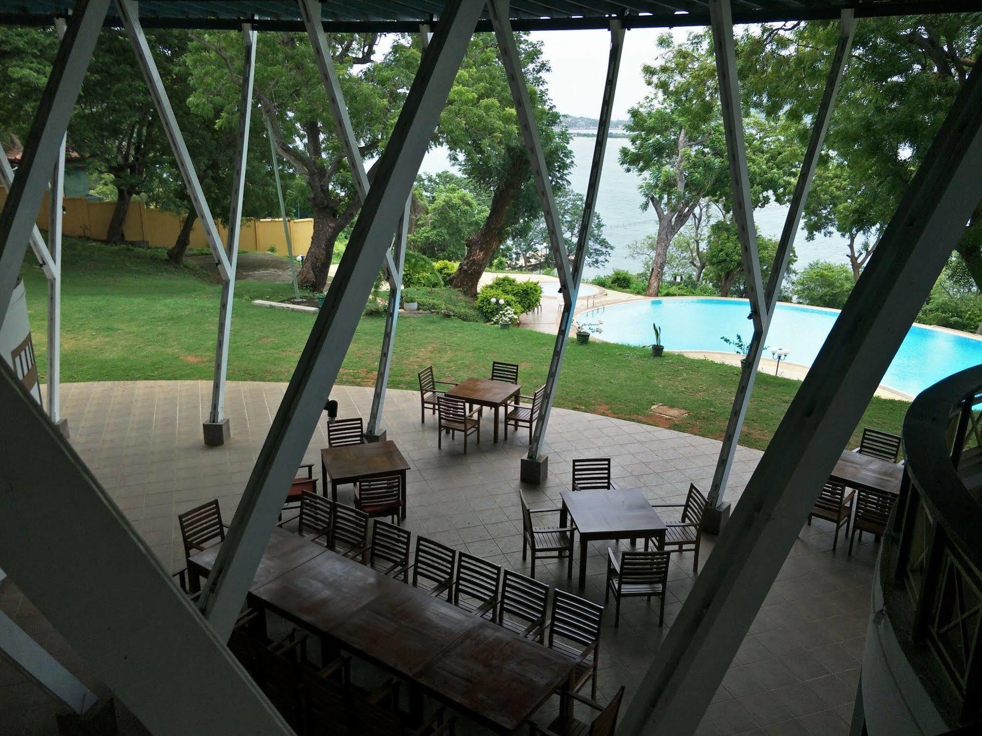 Welcombe Hotel تريكونامالاي المظهر الخارجي الصورة